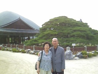 운문사에서 모친과 함께.jpg