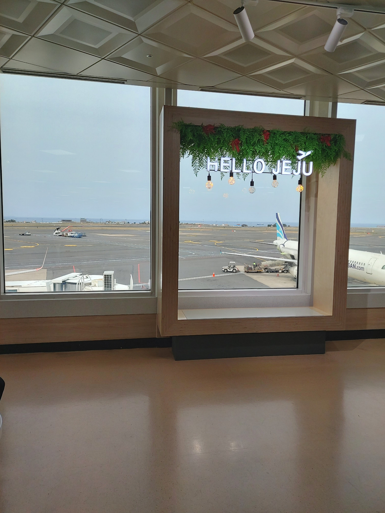 3일차, 제주공항 출국수속후.jpg