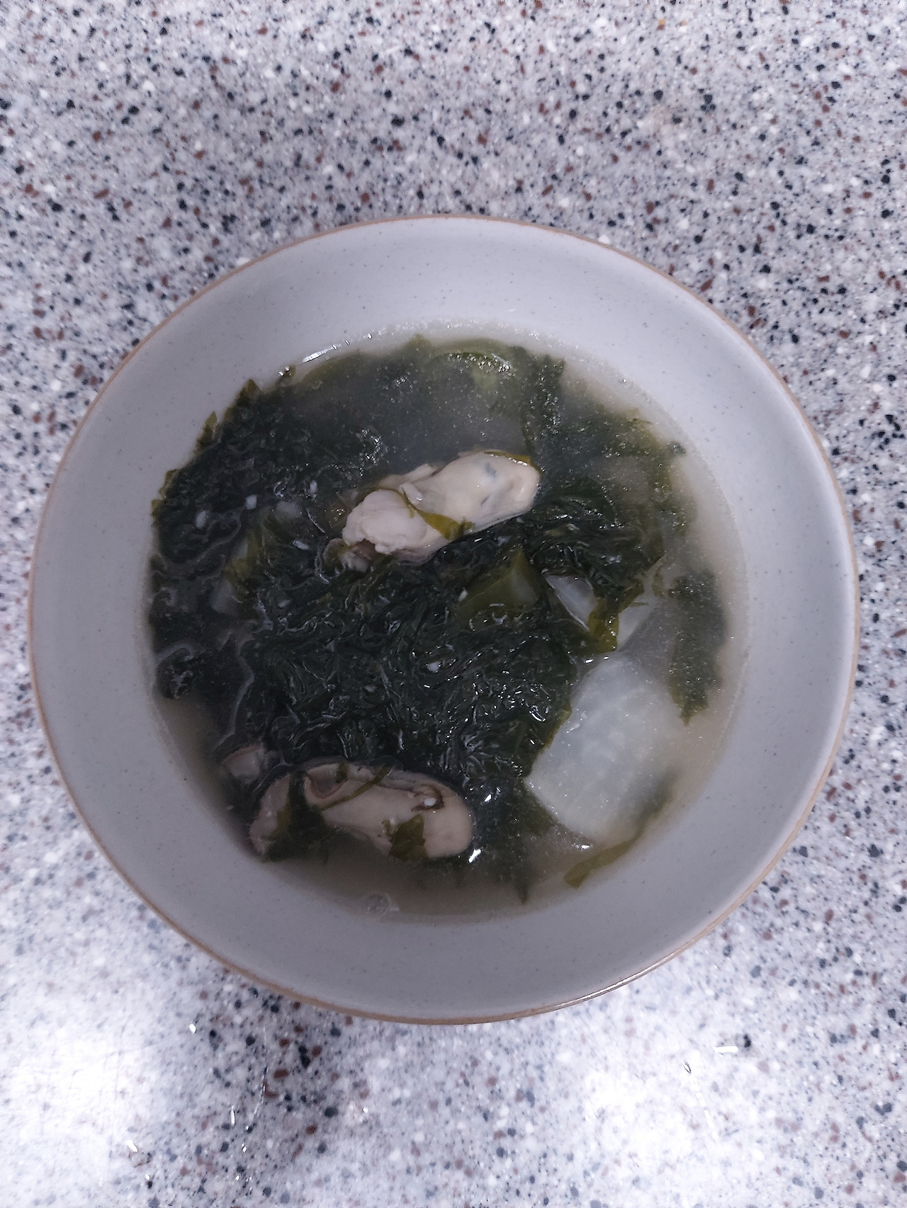 42-6. 국물이 시원하고 바다 향이 물씬 나 상큼하고 고소한 파래 굴국. 20241102_184409.jpg