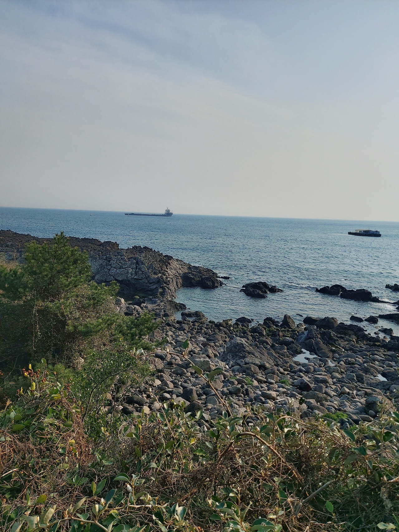 숙소 뒤 서귀포 바다1.jpg