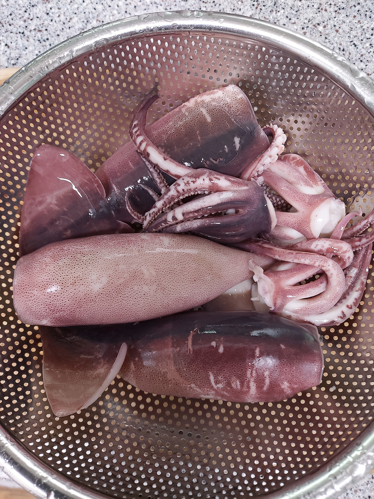 16-3. 탱글탱글하게 데쳐진 오징어 20240407_184429.jpg