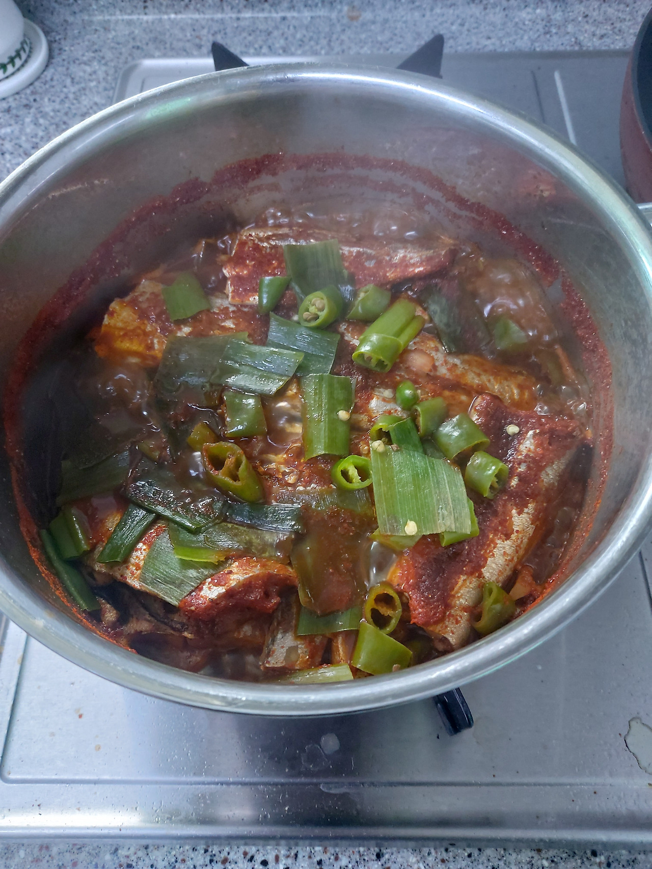 17-8. 국물이 자작할 때까지 끓인 뒤 불을 끈다 20240714_090343.jpg