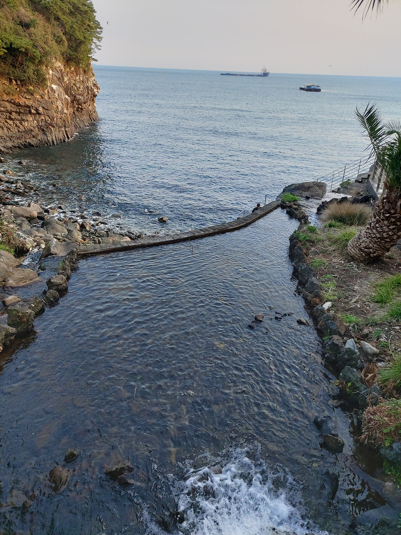 서귀포 KAL호텔 인근 바다.jpg