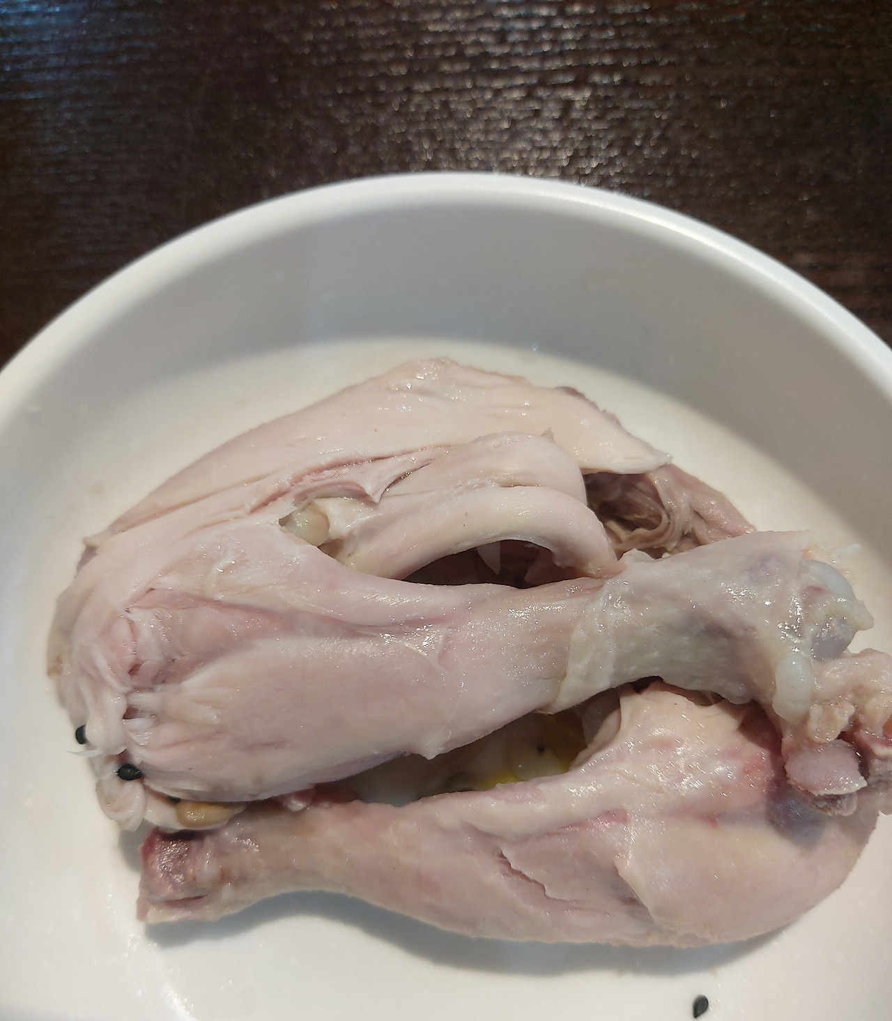 4-2. 치킨이나 백숙을 앞에 두고 상대에게 닭다리를 권할 때 닭다리 하나 뜯어라, 고 한다. 20240731_135812.jpg