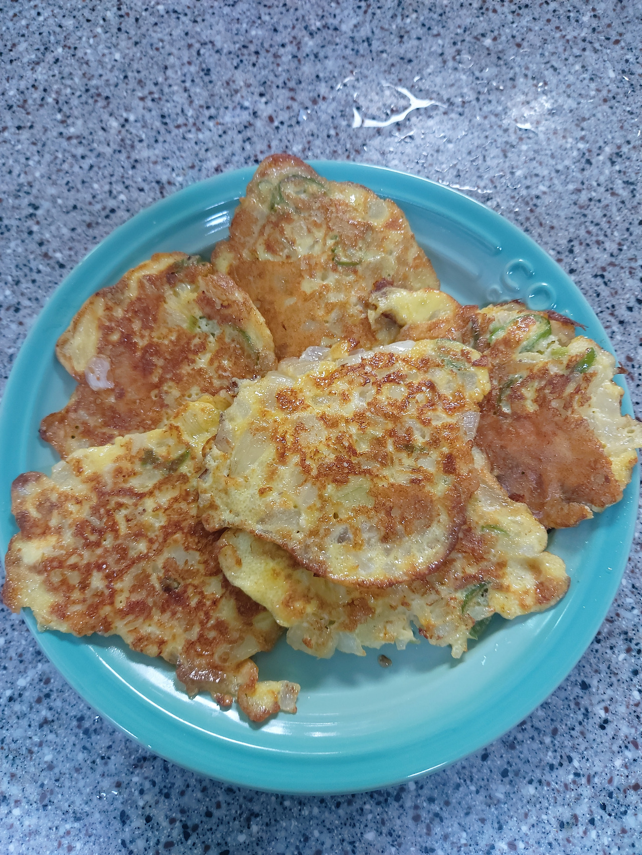 47-7. 알싸하고 달고 고소하고 촉촉하면서 기름진 맛의 양파전은 우리집 주말 밥상의 효자 음식이다 20240727_091017.jpg