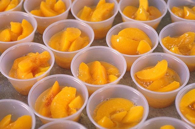 시럽에 담근 복숭아 슬라이스..jpg