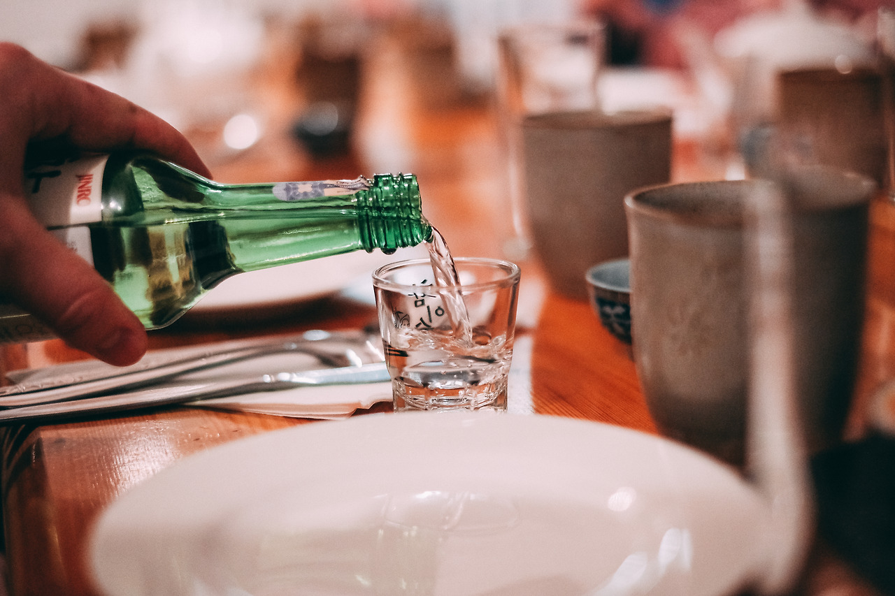 국민술로 불리는 소주.jpg