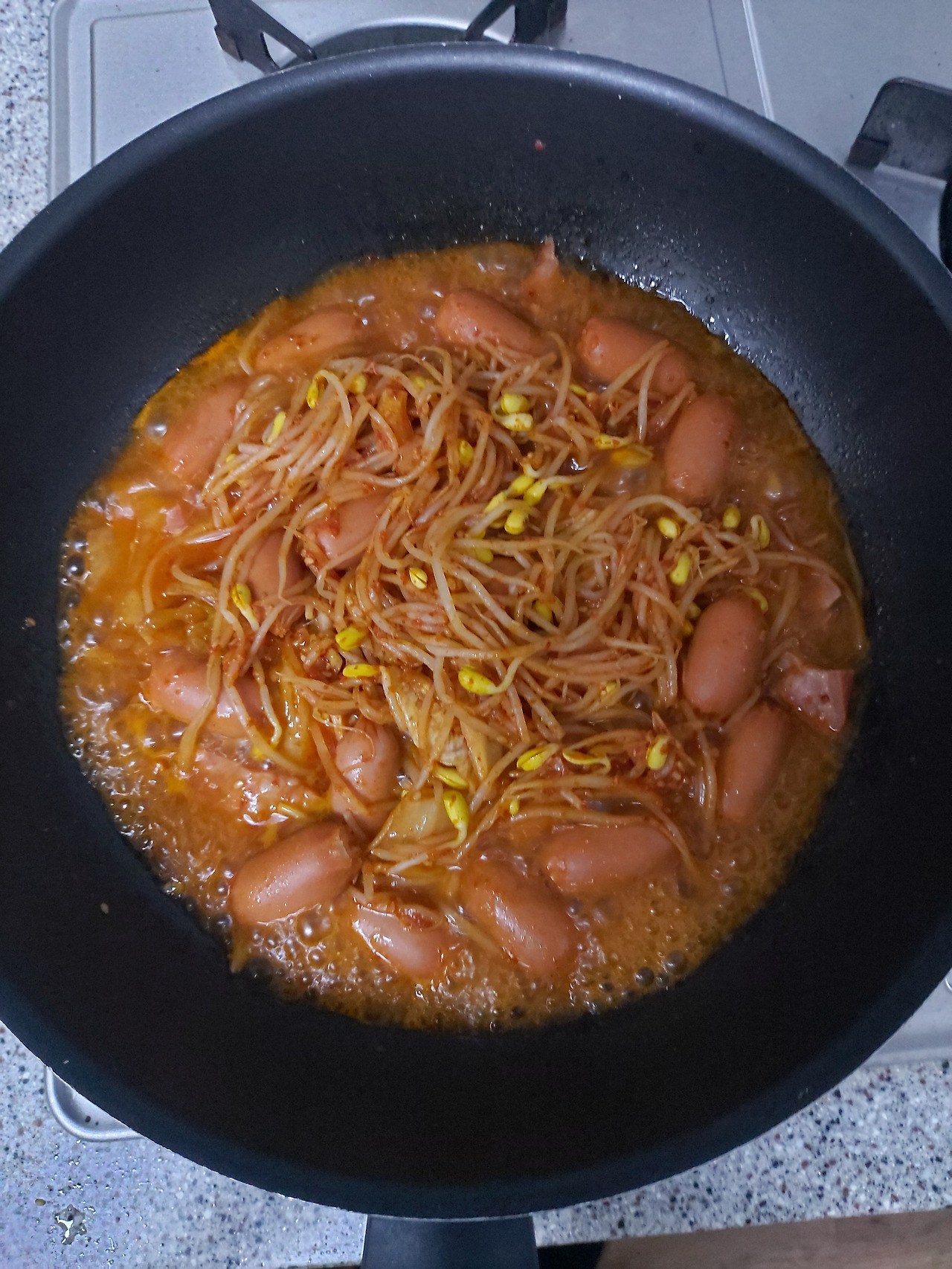 15-6. 국물이 자작해질 때까지 끓인 뒤 내용물을 살며시 한 번 섞어준다   0240825_212909.jpg