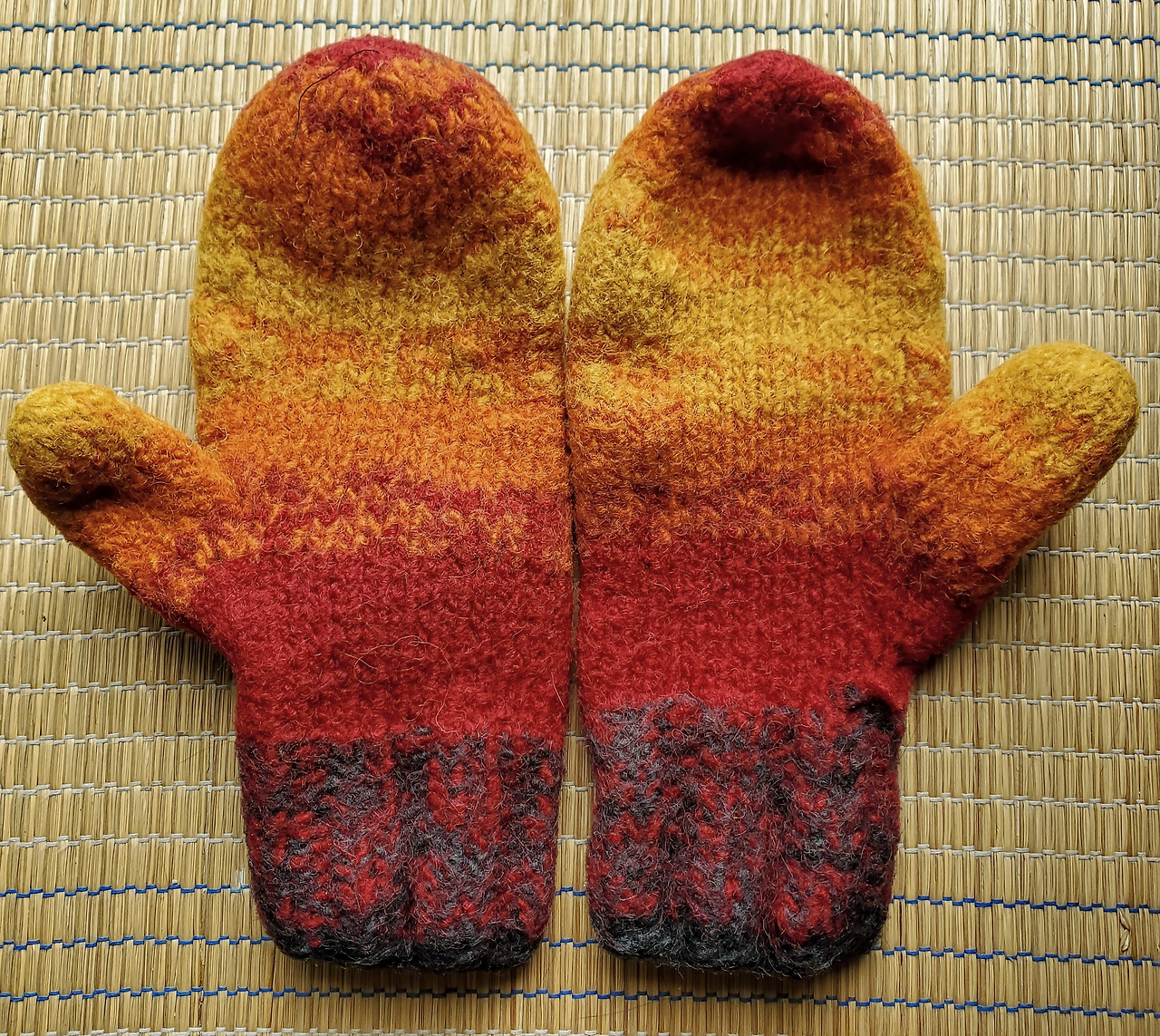 2. 털실 벙어리 장갑.jpg