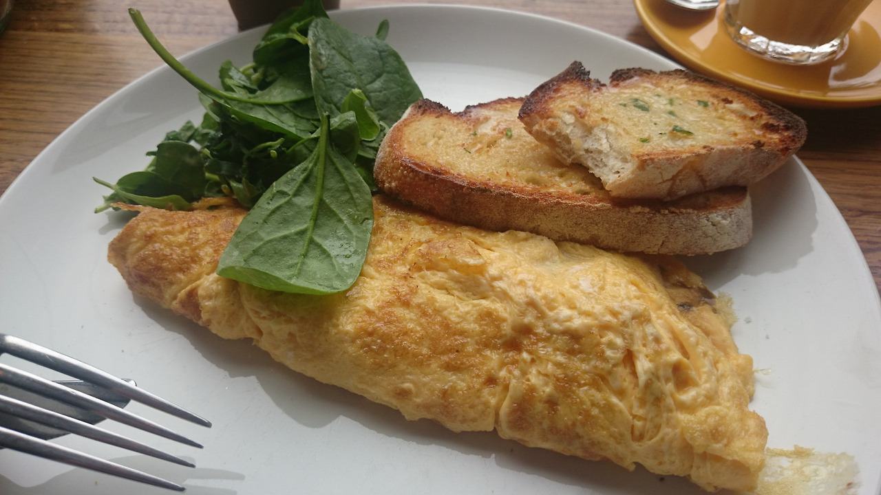 12-2. 오믈렛과 구운 식빵.jpg