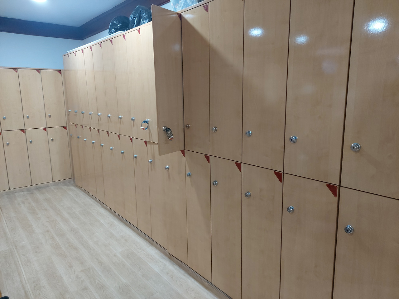 7. 옷가지 보관함. 20231008_164350.jpg