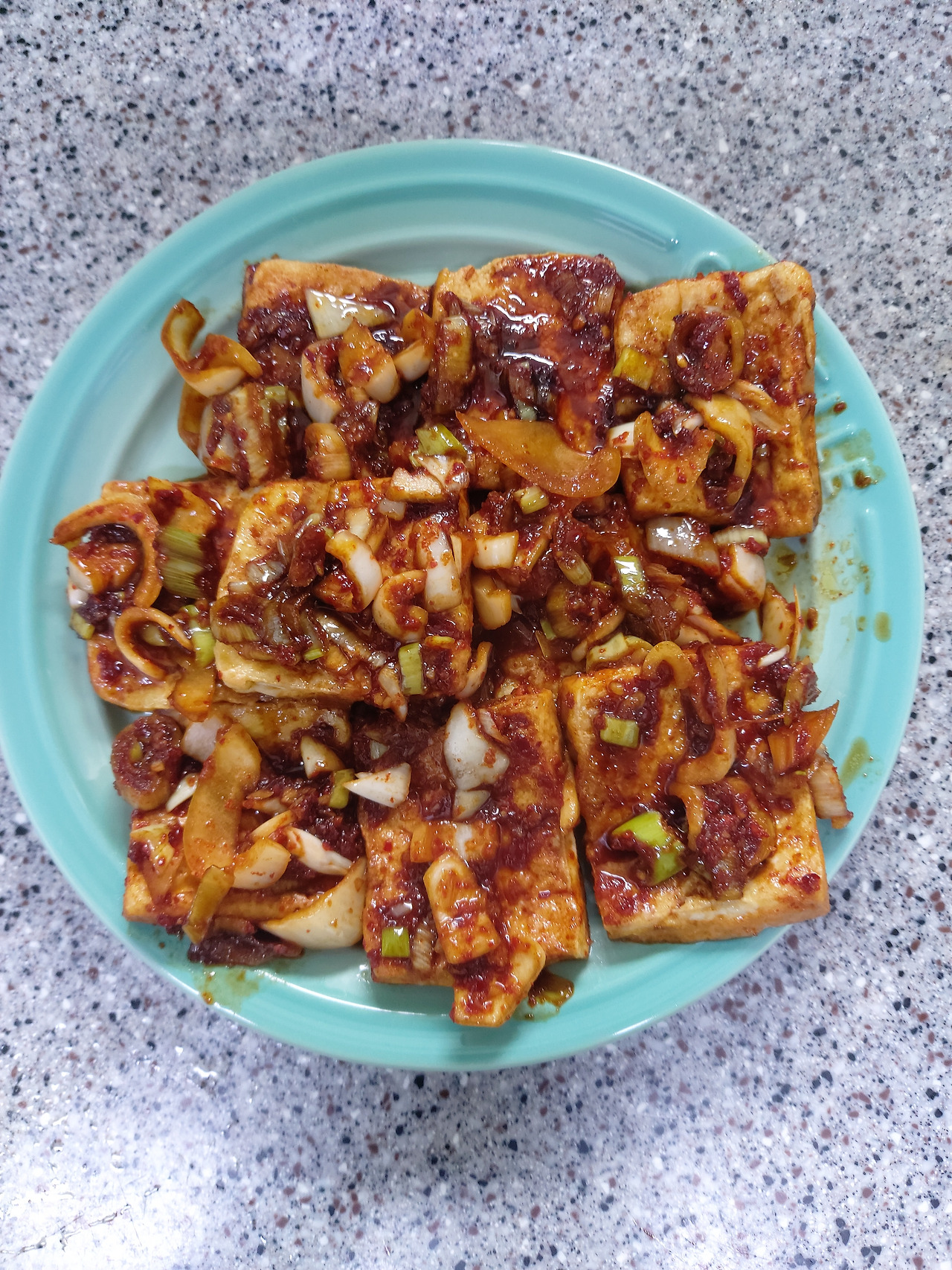 51-13. 두부조림은 고소하고 부드럽고 매콤하고 짭조름하고 달짝지근한 다섯 가지 맛이 나는 밥도독이다   20241007_091839.jpg