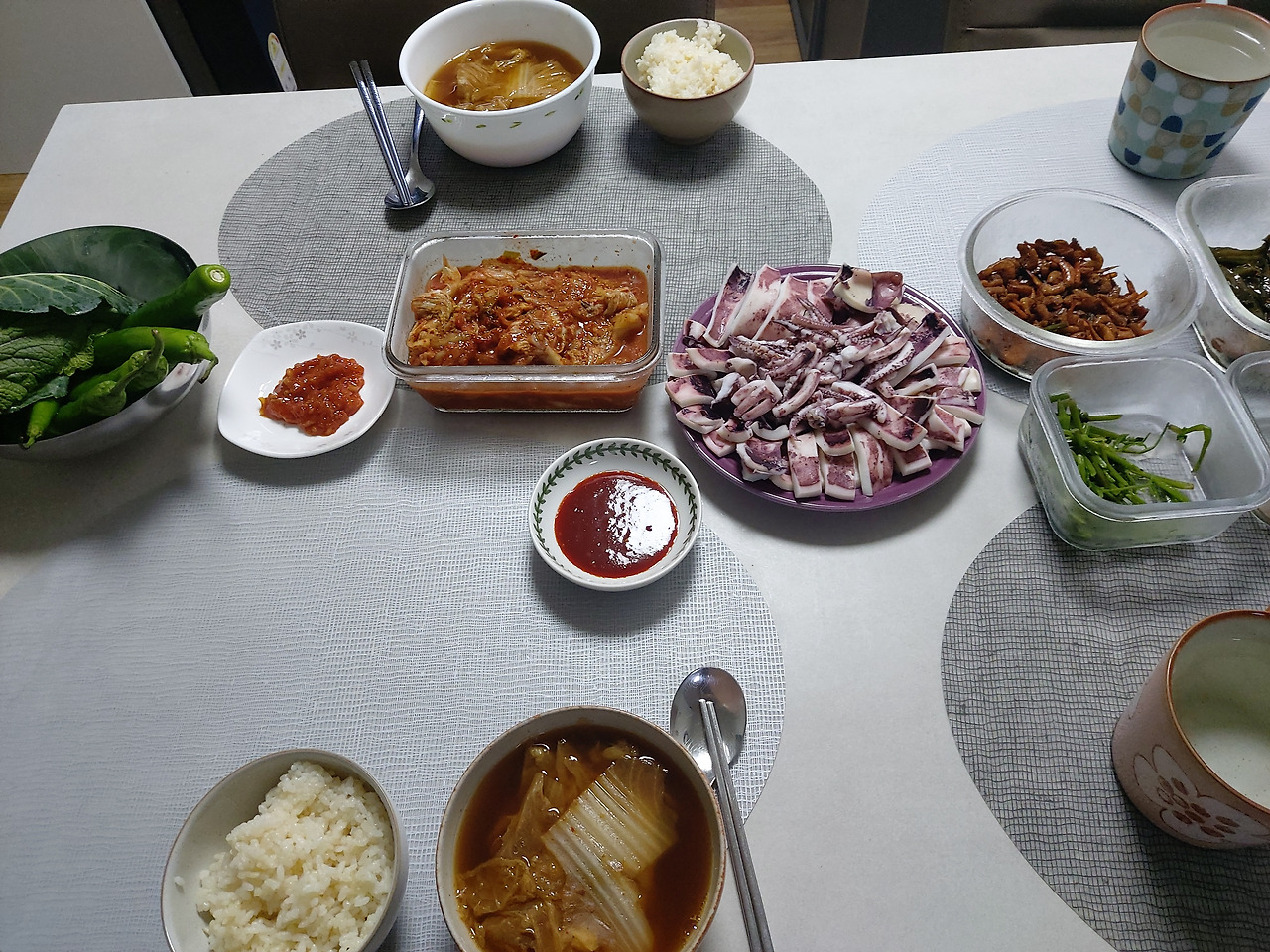 16-5. 배춧국과 오징어숙회 상차림 20240817_184715.jpg