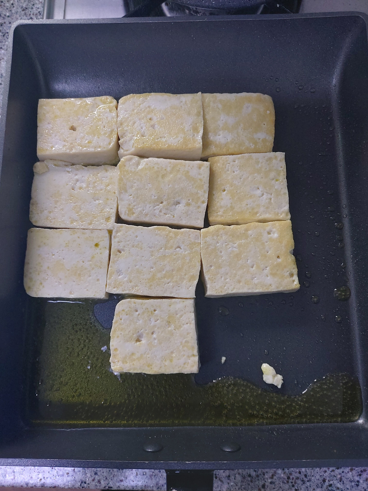 51-11. 두부를 노릇노릇하게 굽는다 20241007_090759.jpg