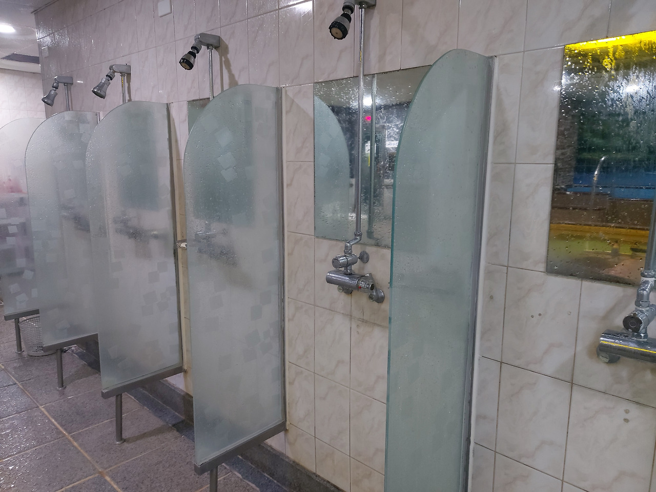 2. 입식 사우나 시설. 20231008_163624.jpg