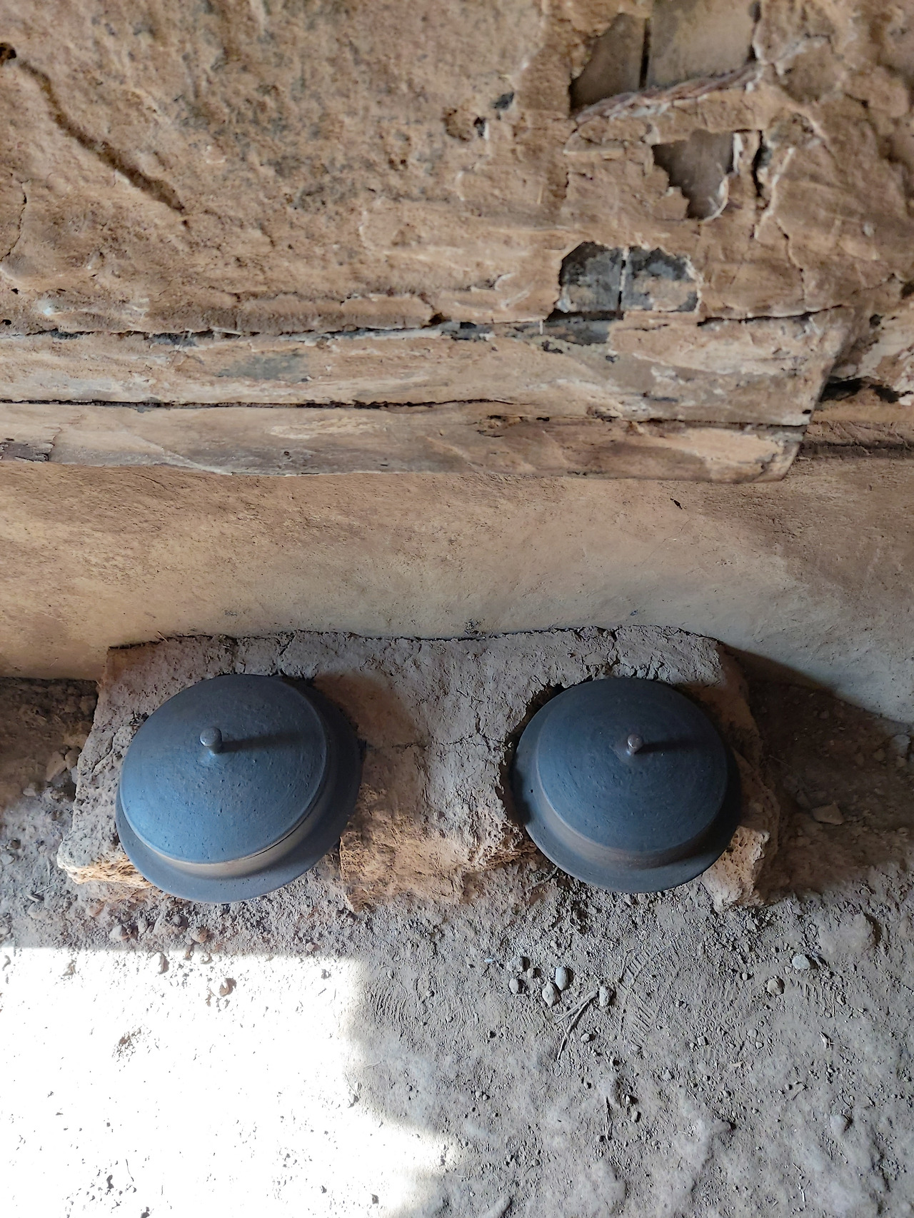 이중섭이 살았던 방에 딸린 부엌.jpg