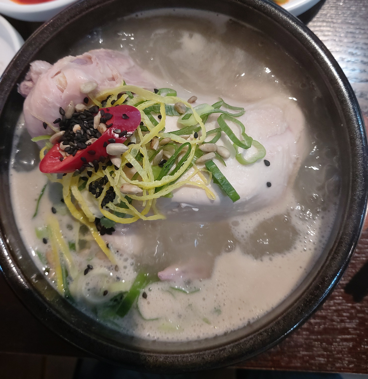 4-3. 여름 보양식으로 즐겨 먹는 삼계탕 20240731_135418.jpg