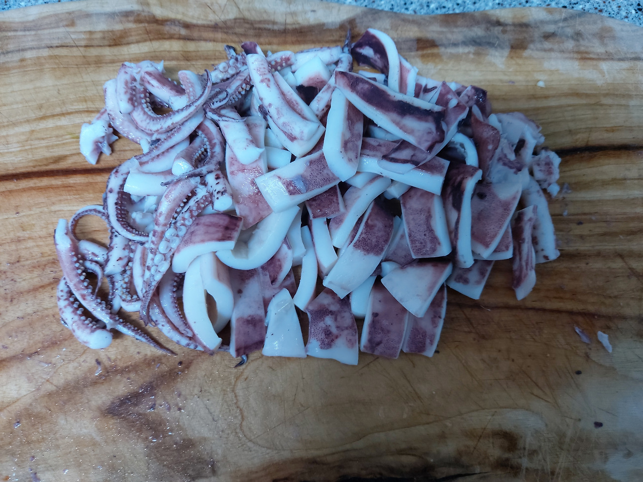 45-3. 오징어를 먹기 좋은 크기로 자른다 20240915_183212.jpg