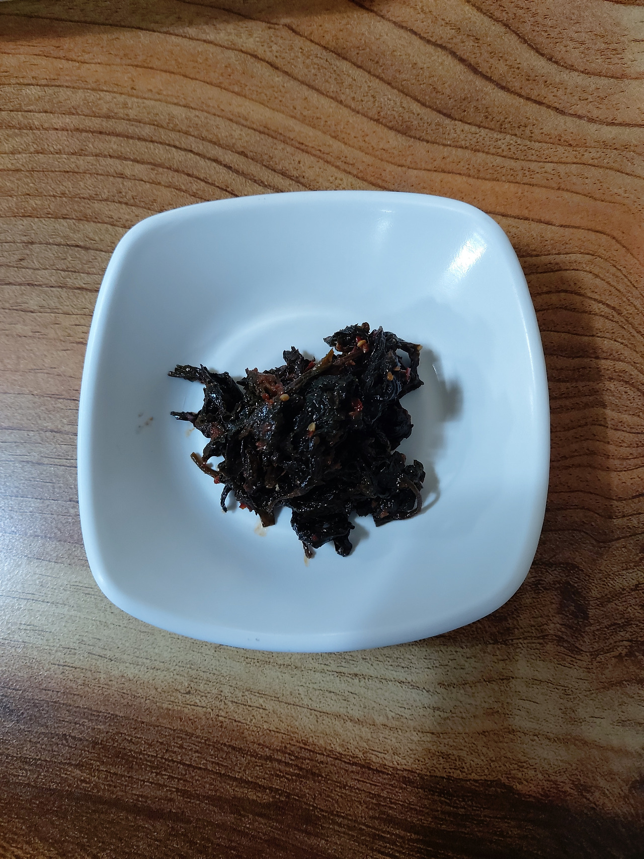 50-5. 깻잎볶음. 삶은 깻잎에 양념을 무쳐 볶은 반찬이다 20240909_142821.jpg