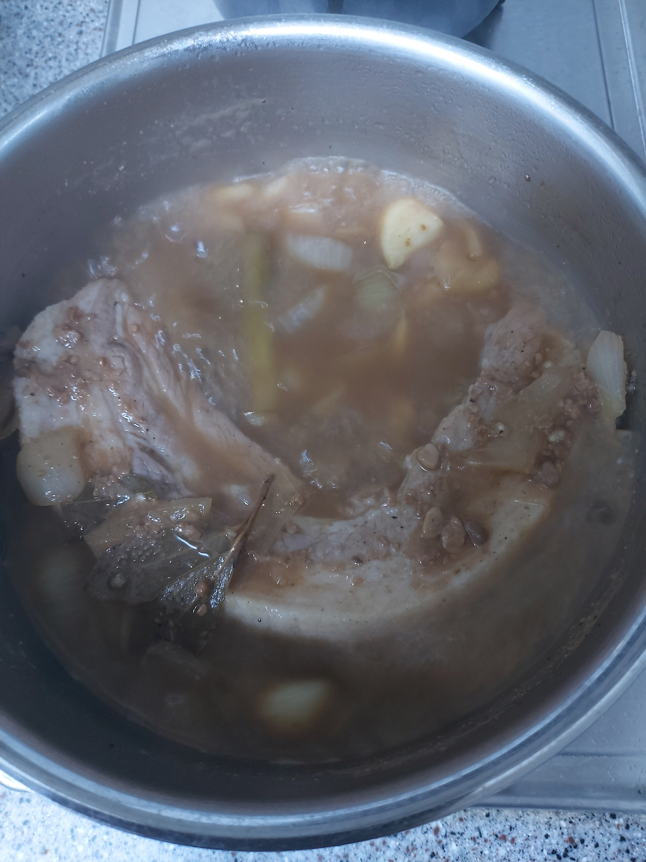 41-5. 30분 후 중 약불에서 20분을 더 삶는다 20241102_181751.jpg