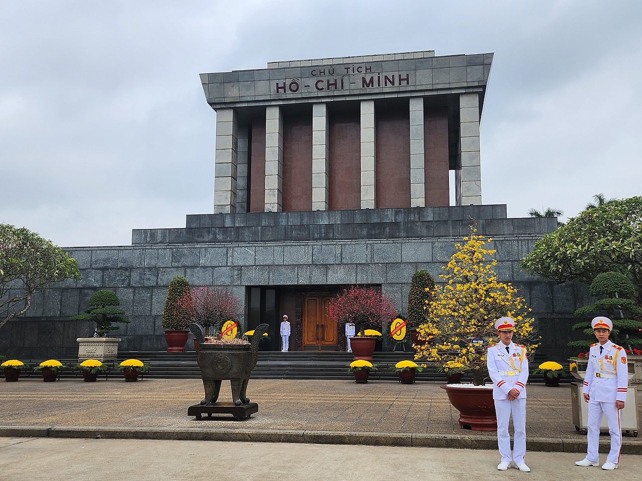 02_호치민의 묘.jpg