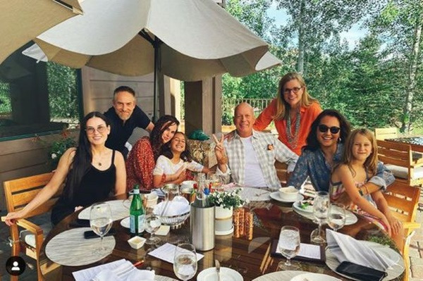 브루스 데미.jpg