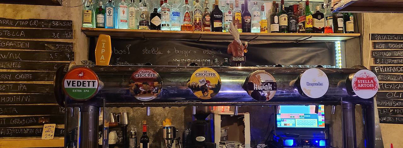 맥주집 내부.jpg