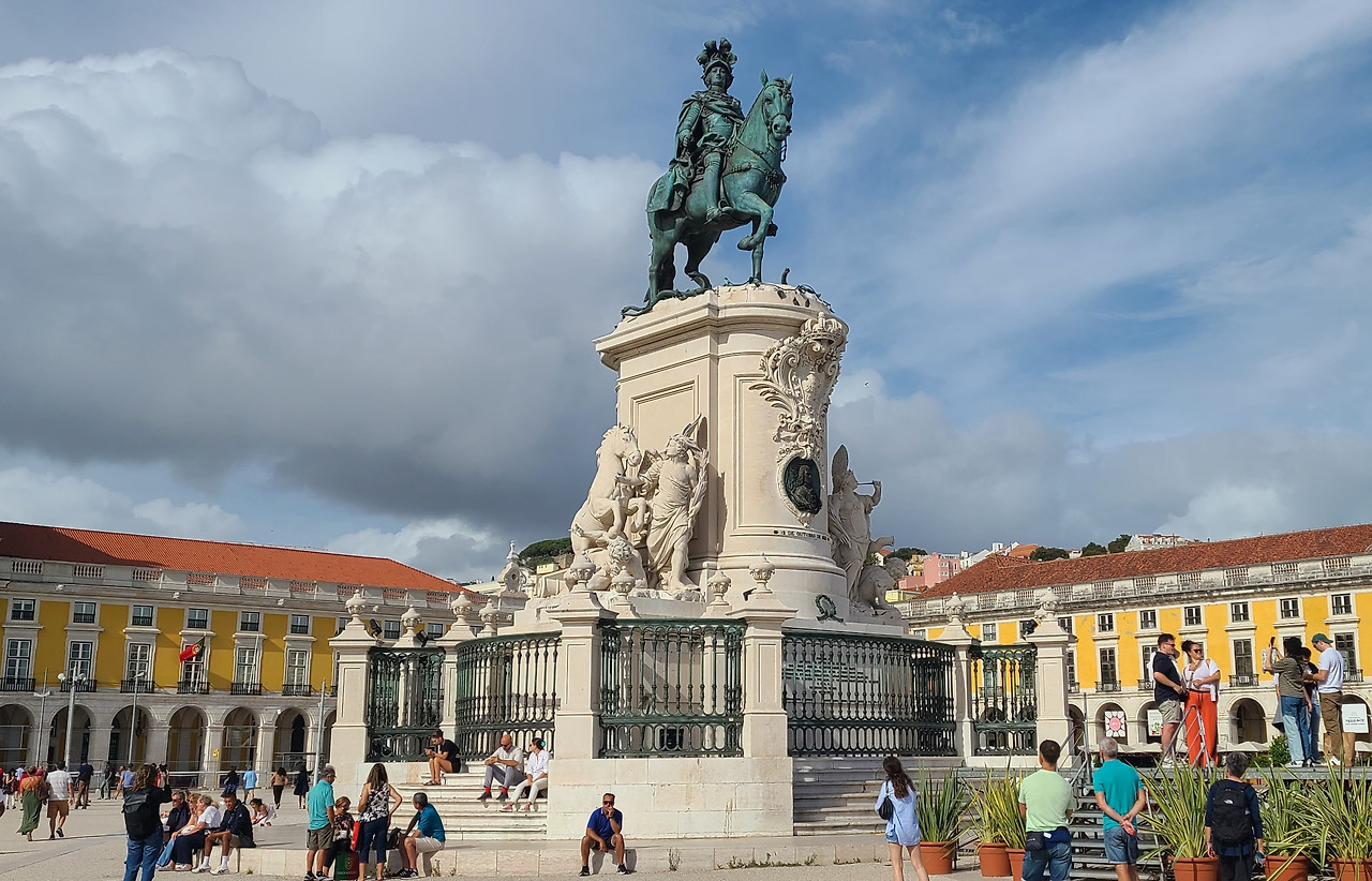 리스본 동상1.jpg