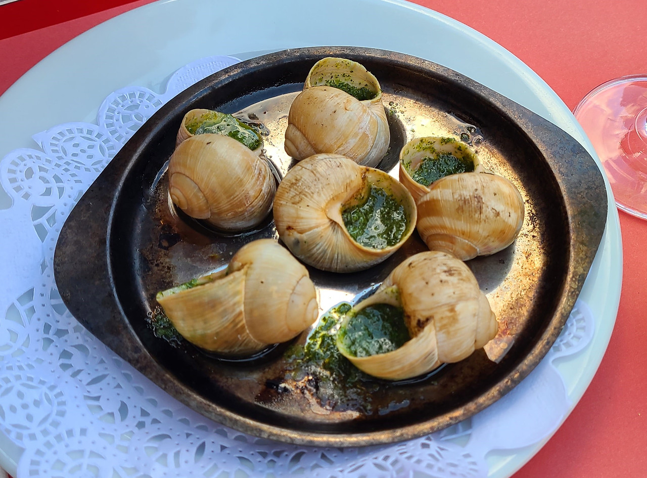 달팽이 요리.jpg