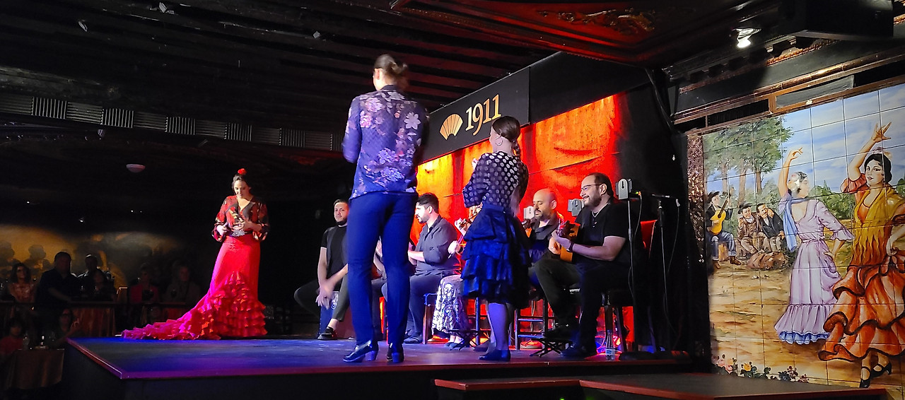 플래밍고 공연.jpg