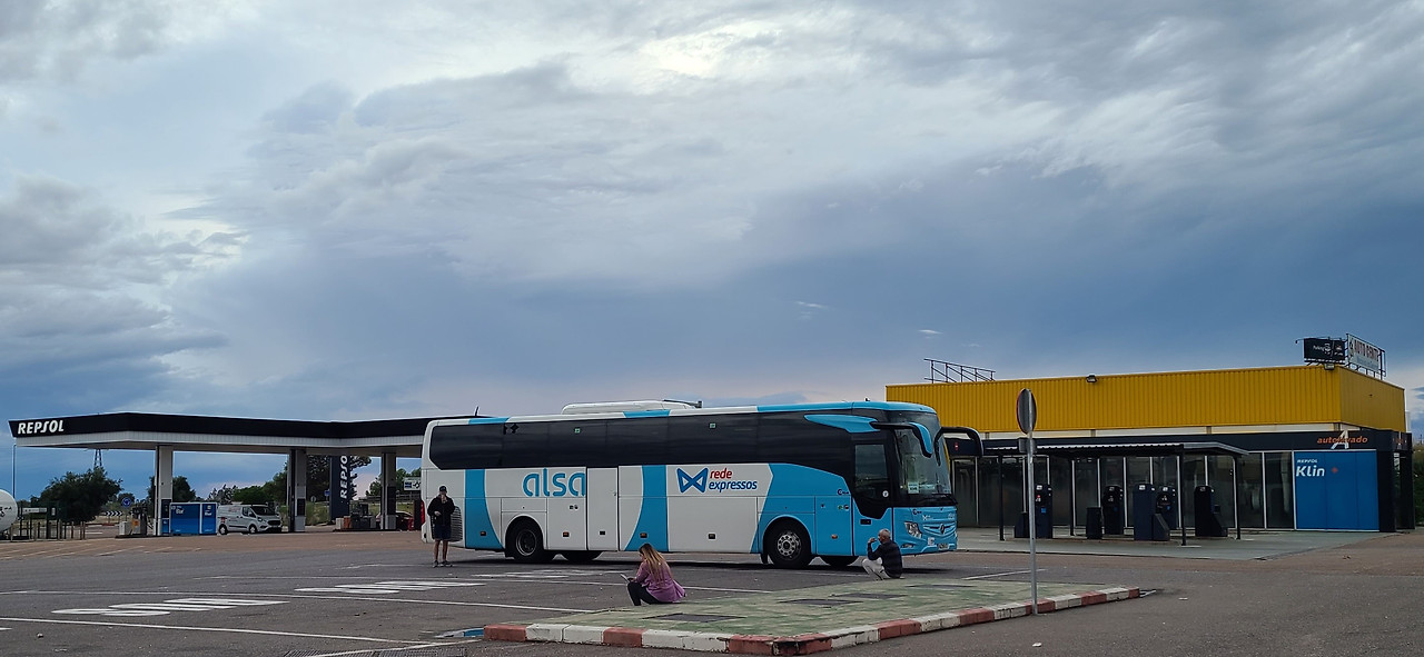 리스본행 버스.jpg