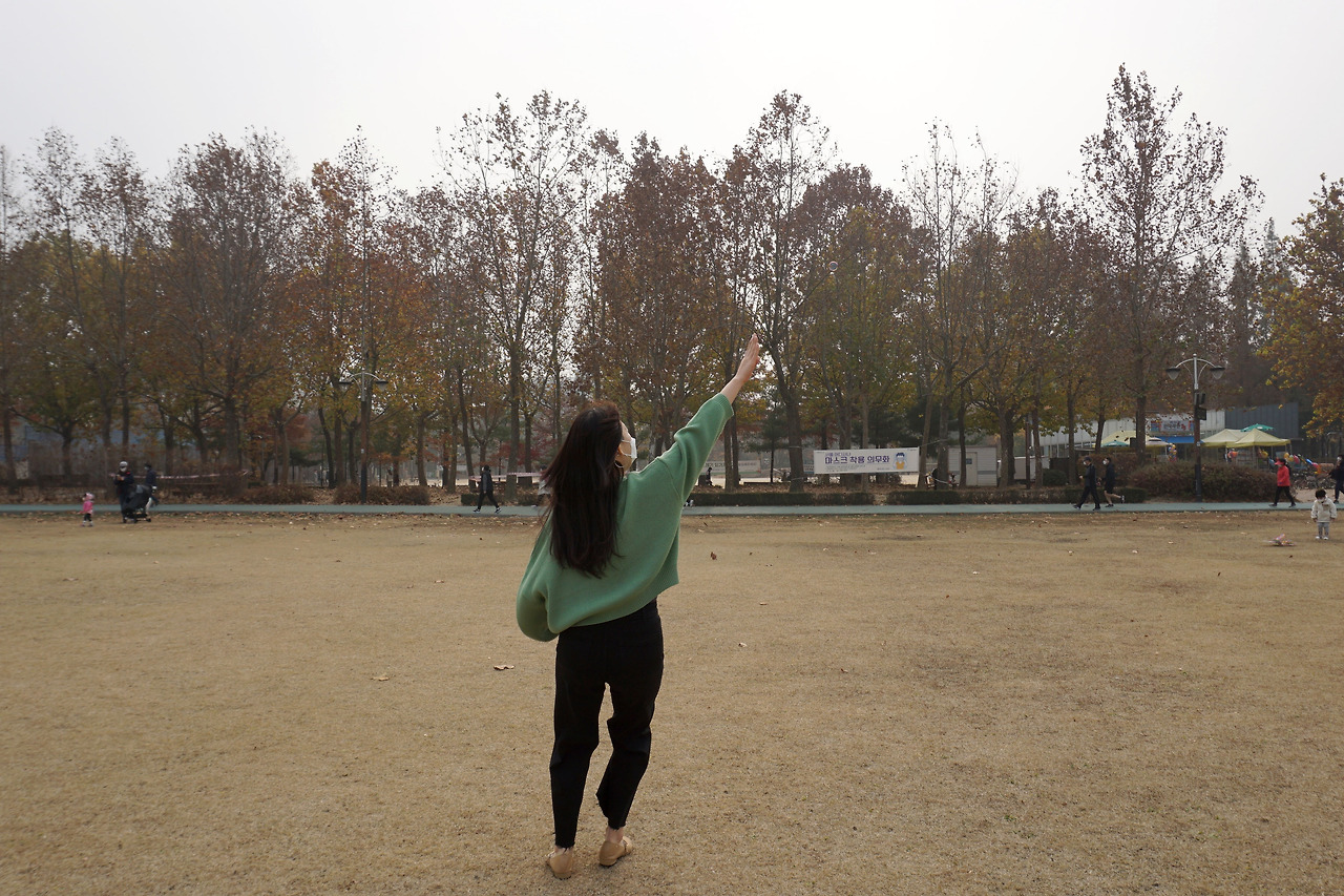 202012 흐지부지hzbz_우주인터뷰_부지_Sub Photo7.jpg