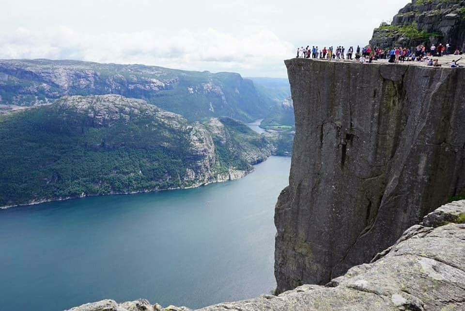 202106 흐지부지hzbz_우주인터뷰_땅_Sub2.jpg