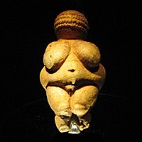 200px-VenusWillendorf.jpg