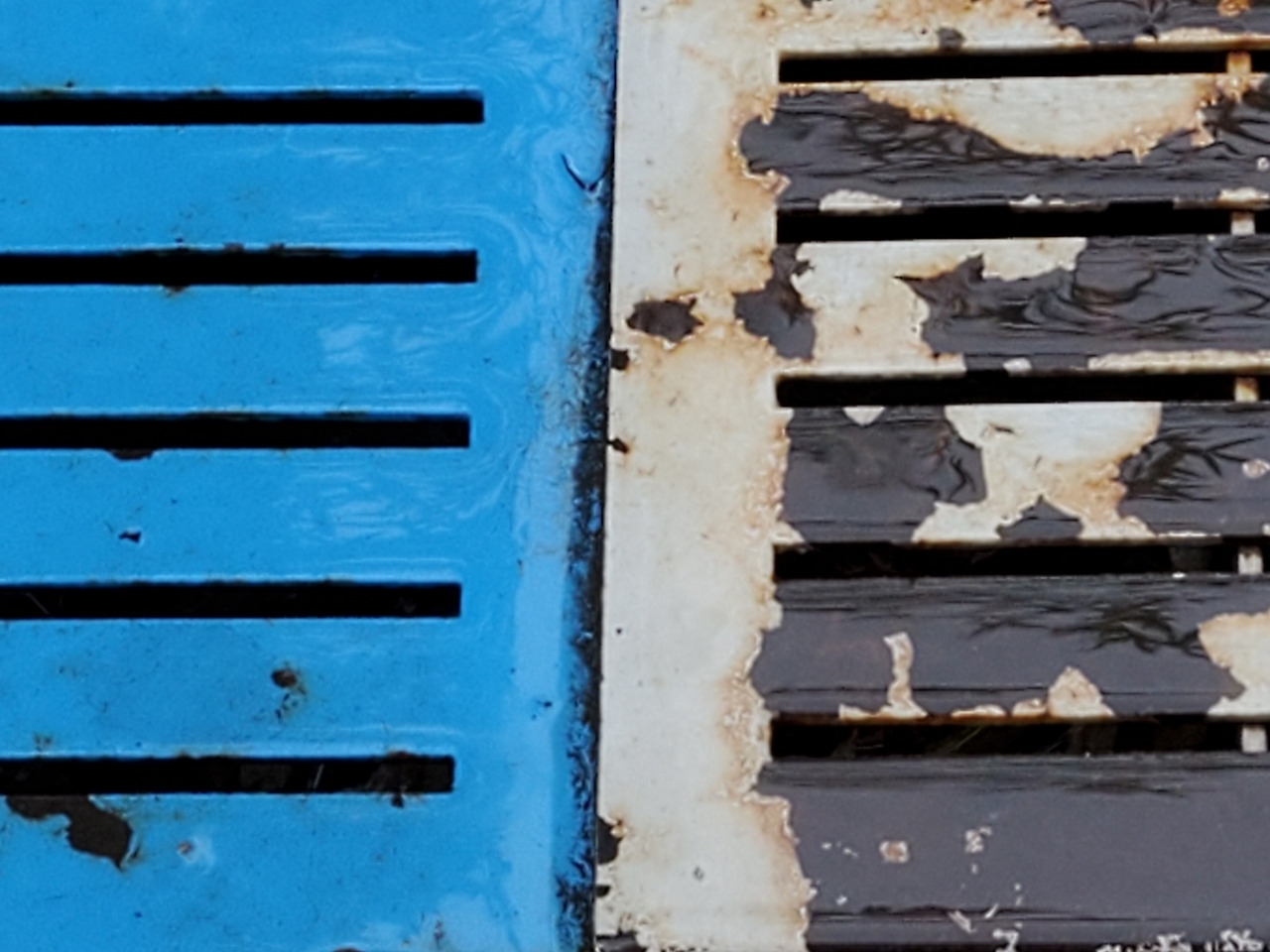 계단 푸른색+흰색.jpg