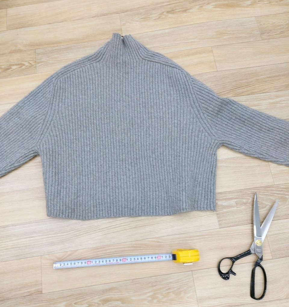 시장_스웨터 전체.jpg