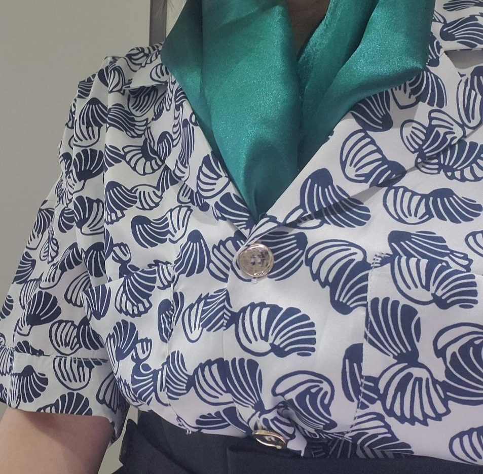 검정톤 셔츠.jpg