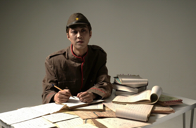 1923년생 조선인 최영우_콤마앤드_컨셉사진1.jpg