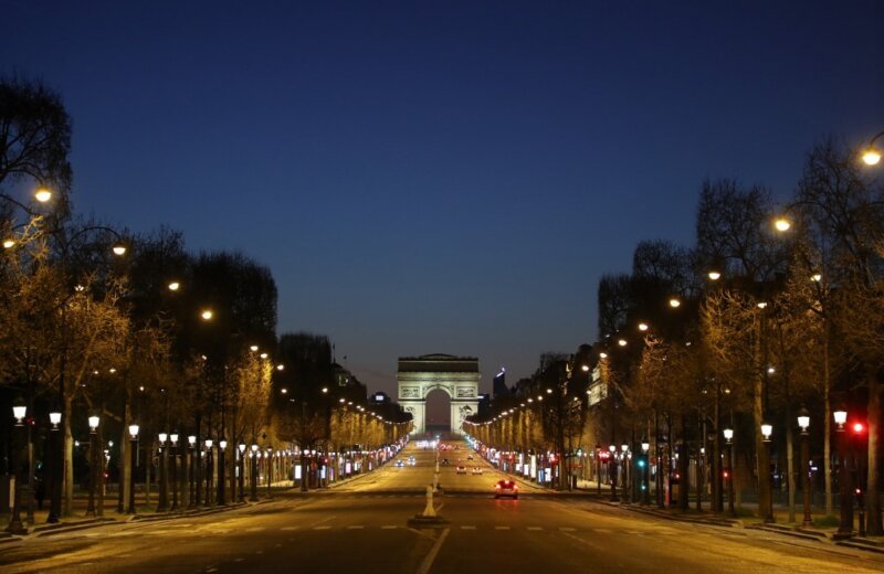 샹젤리제_늦은_밤_풍경.jpg