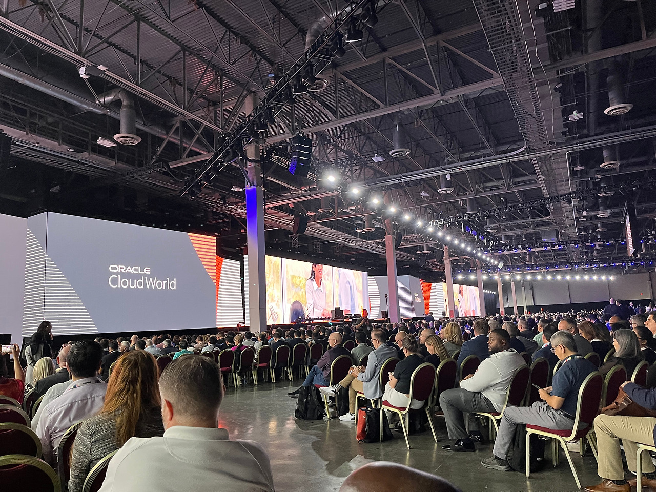 화요일 - 래리 키노트 (2) - 복사본.jpg