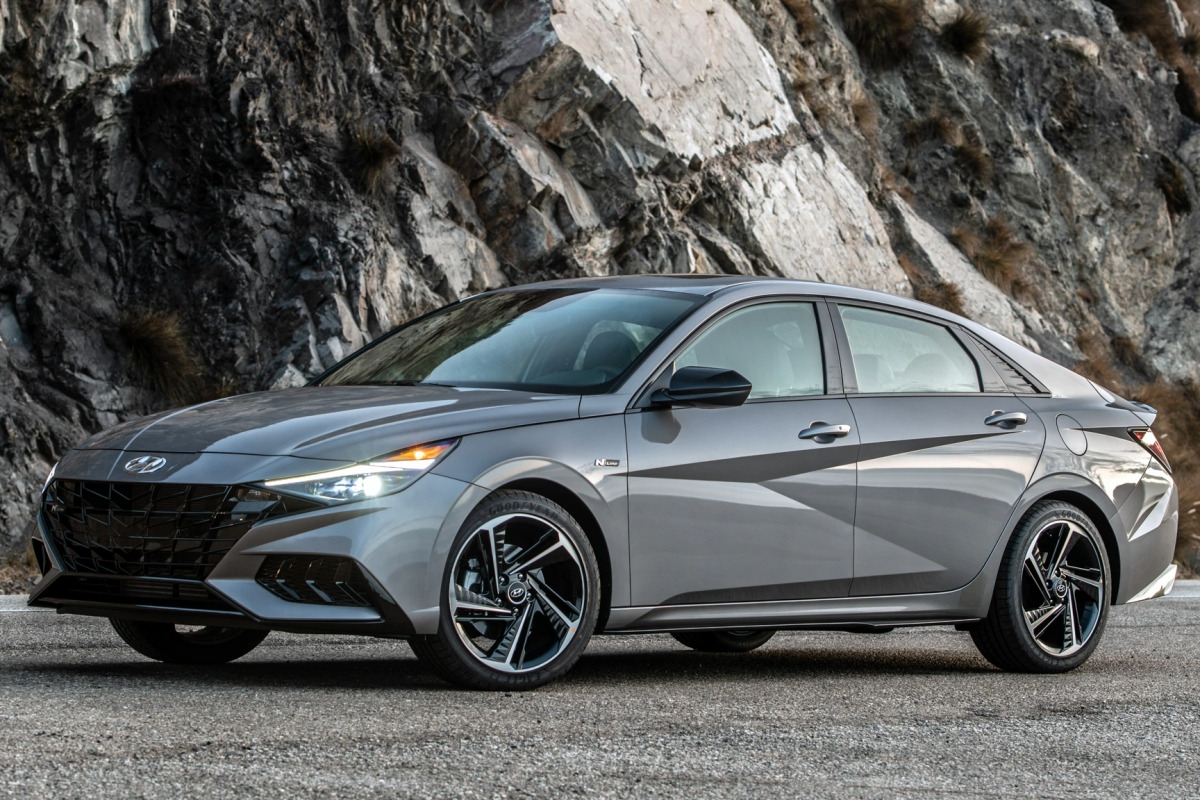 2021-Hyundai-Elantra-N-Line-front-03.jpg
