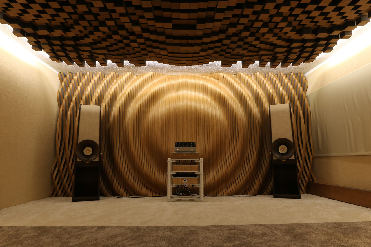 HighEnd-listening-room-RDacoustic-scaled.jpg