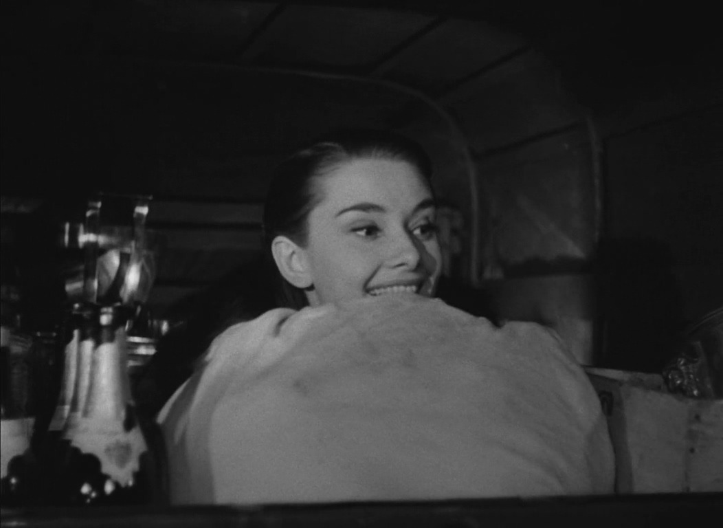 Roman.Holiday.1953.REMASTERED.1080p.BluRay.H264.AAC-RARBG.mp4_20240716_082815.454.jpg