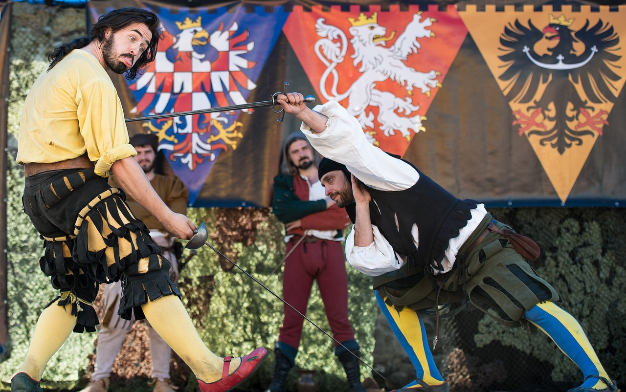 fencer-275987_1280 (1).jpg