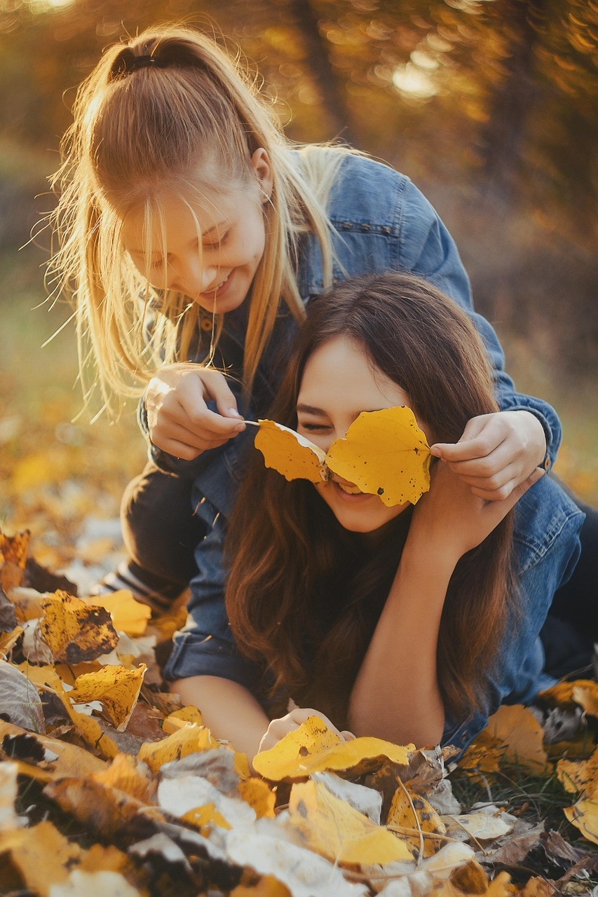 girls-8418210_1280 (1).jpg