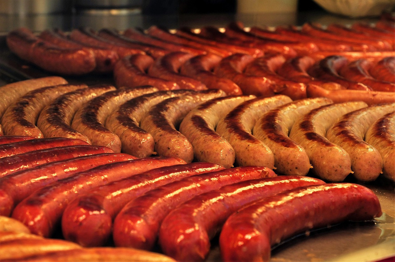 bratwurst-2209052_1280 (1).jpg