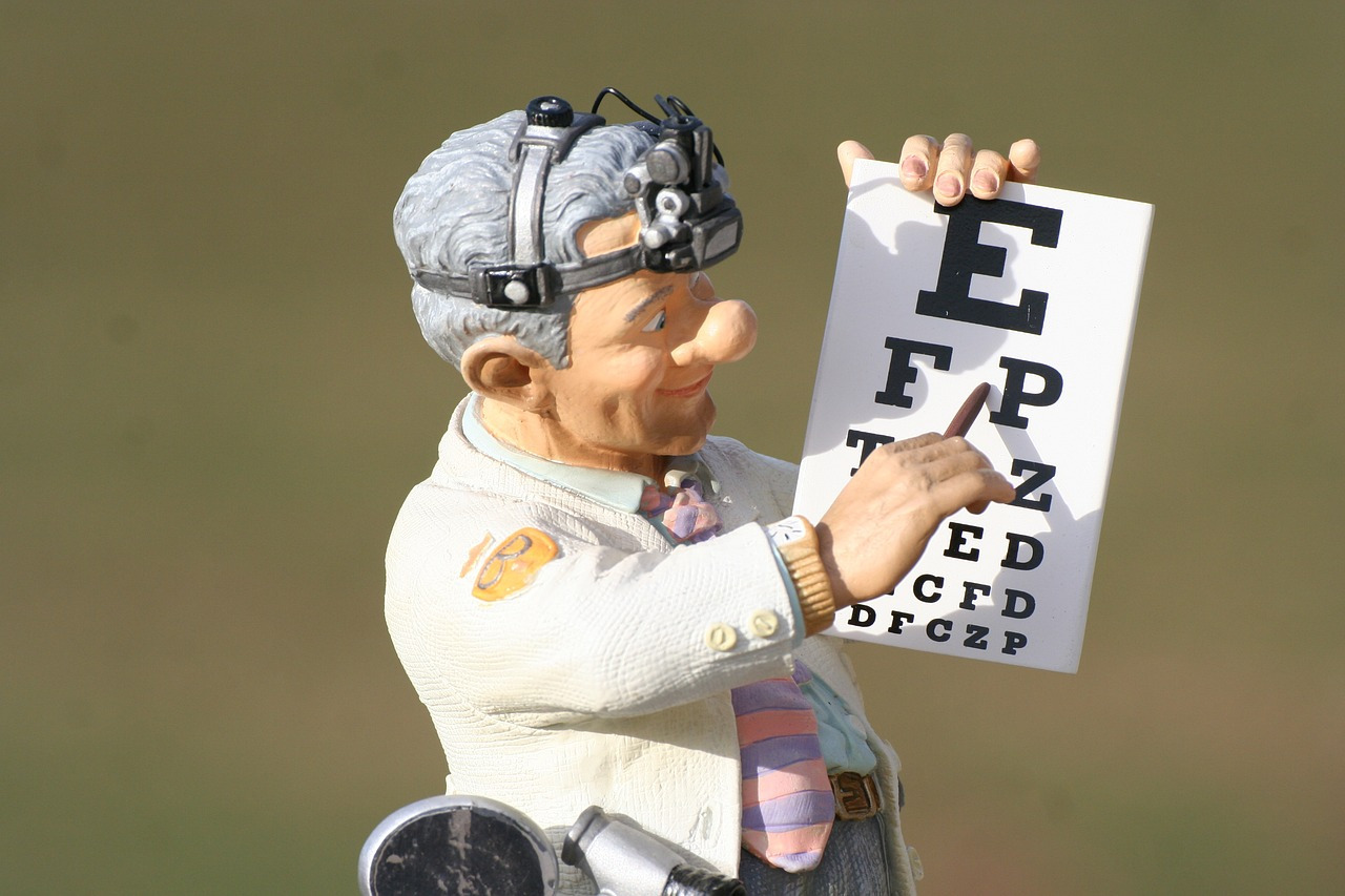 optician-4753321_1280 (1).jpg