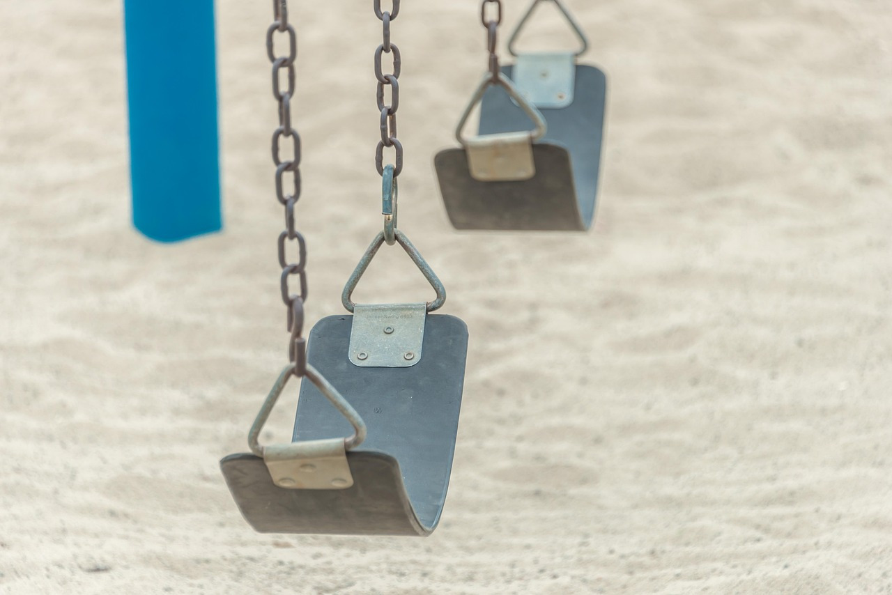 swing-1529598_1280 (1).jpg