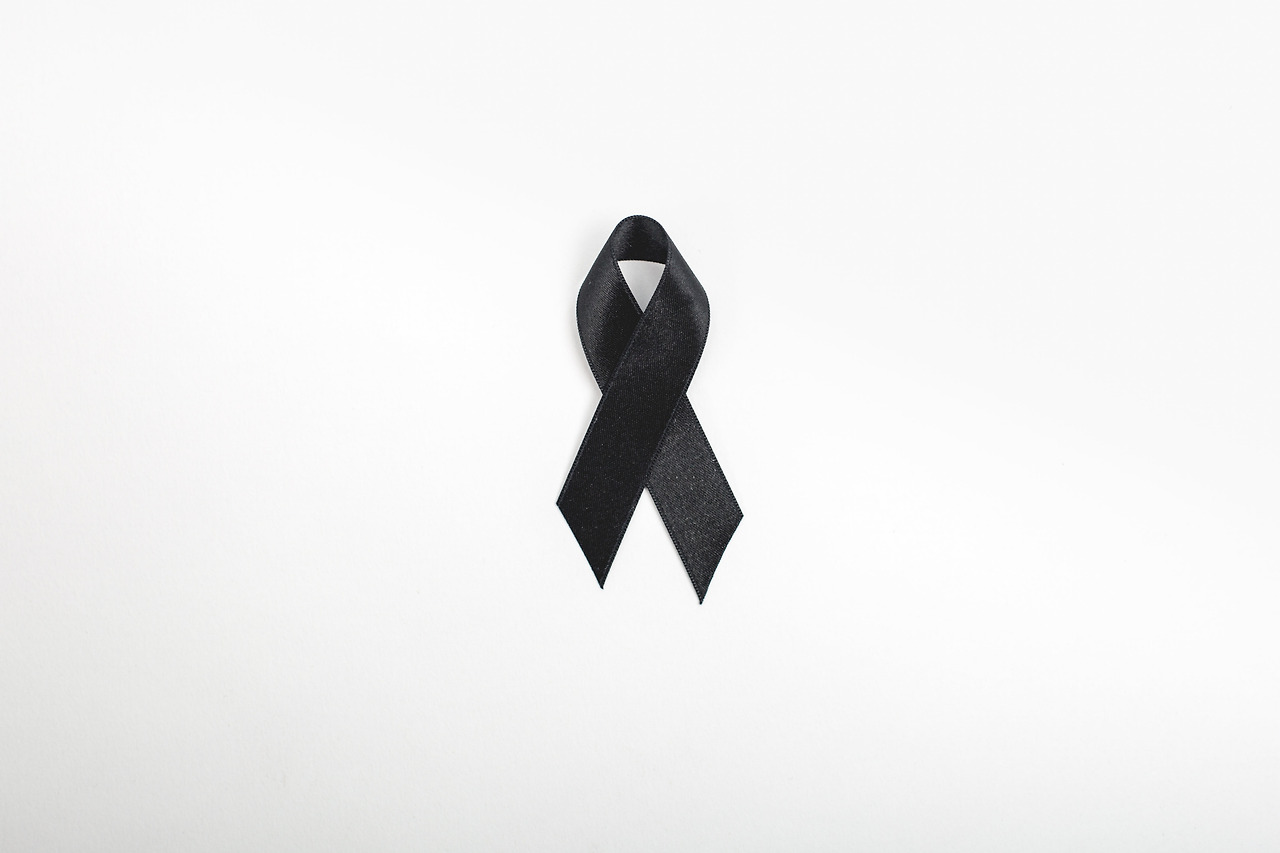 black-ribbon-center.jpg