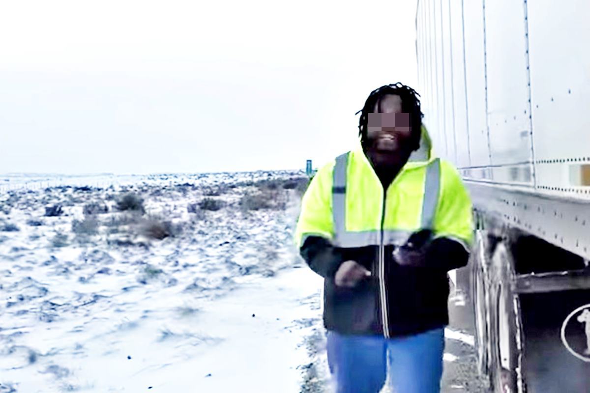 감사를 표하는 트럭 운전사 Youtube Mylo Fowler.jpg